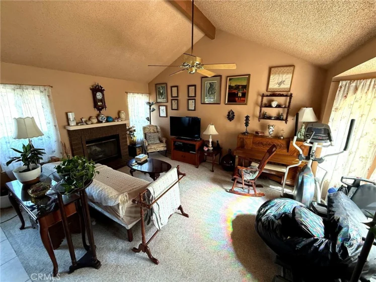 6079 E Butterfield photo 2