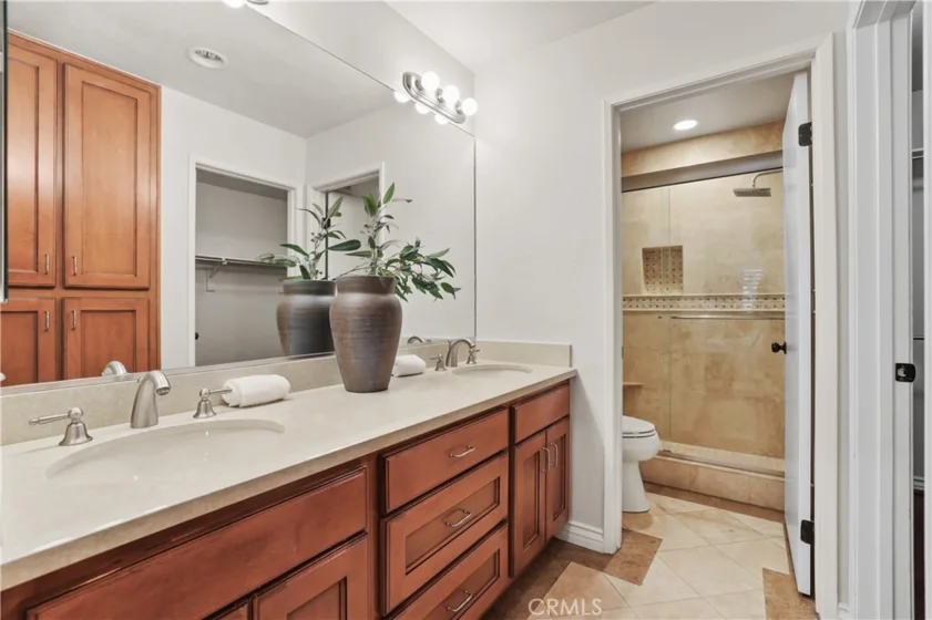 366 Villa Point photo 37