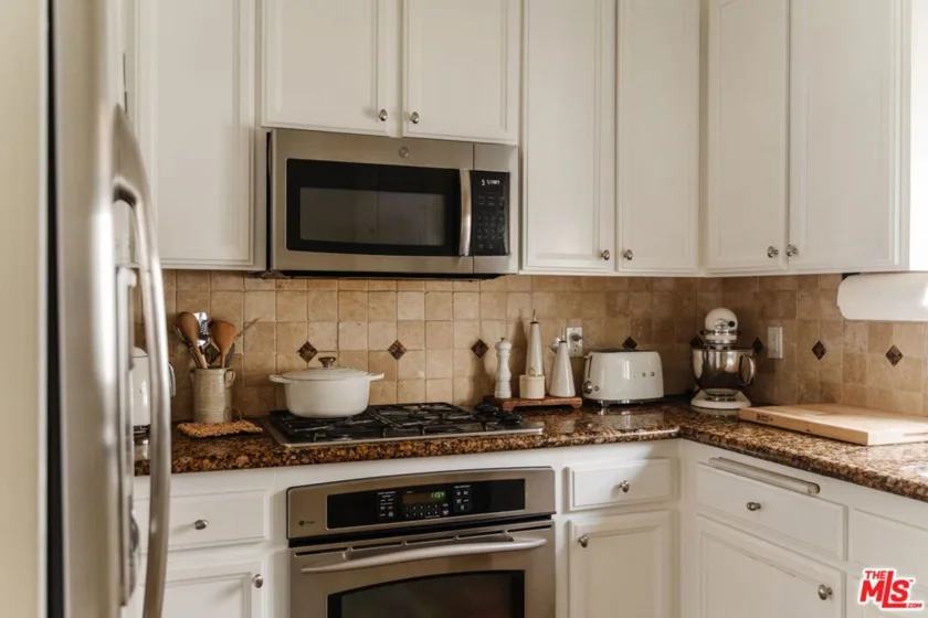 14322 Dickens Street #4 photo 7
