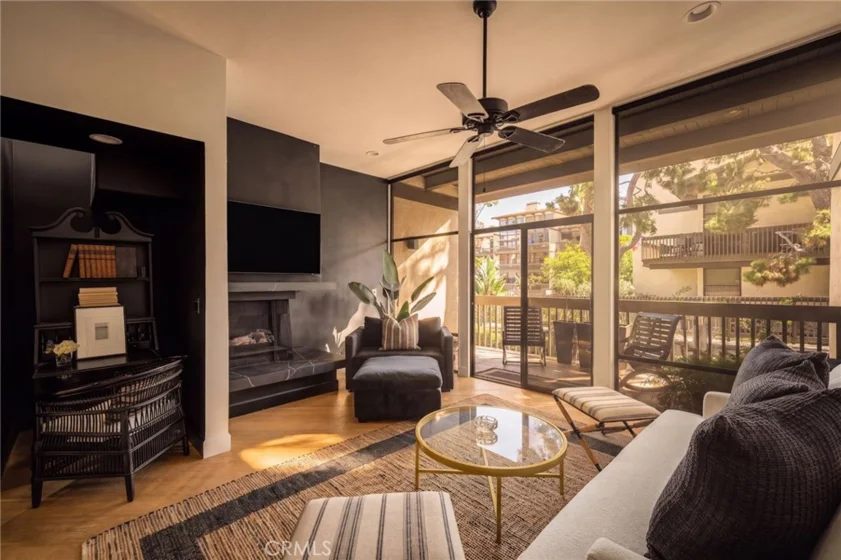 6112 N Marina Pacifica photo 15