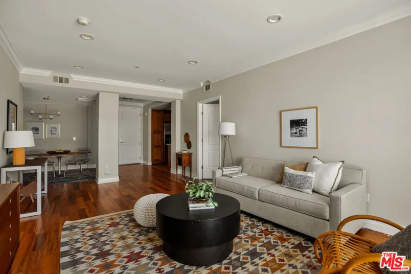 837 N Hudson Avenue #402 photo 24
