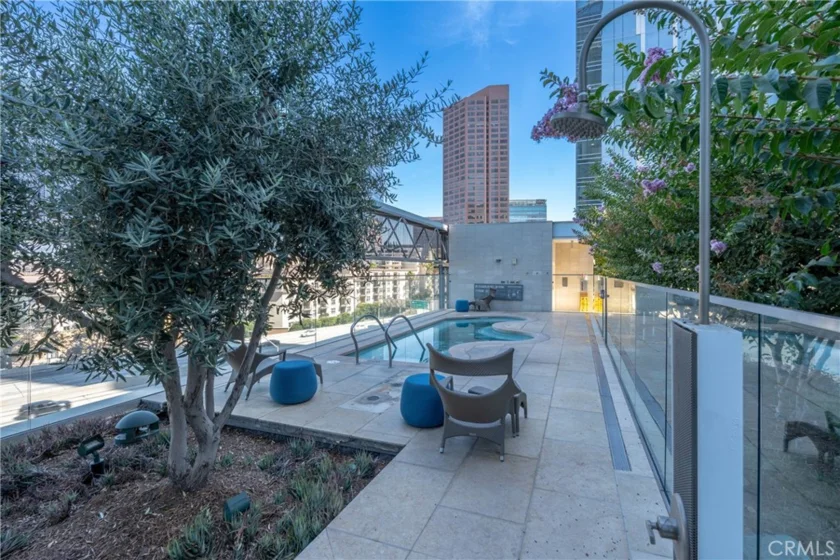 877 Francisco Street #819 photo 29