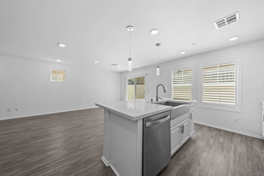 41917 Zafra Street photo 23