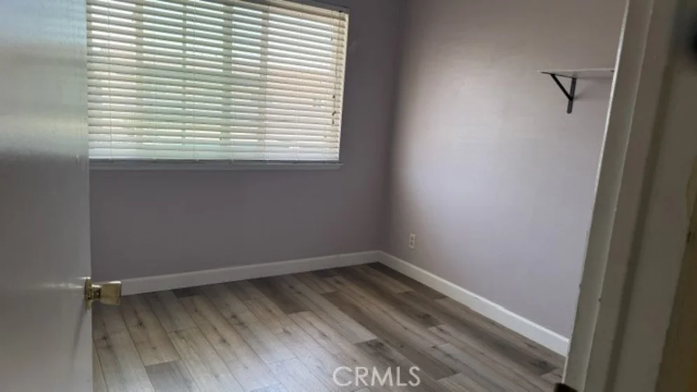 8188 Glengarry photo 23