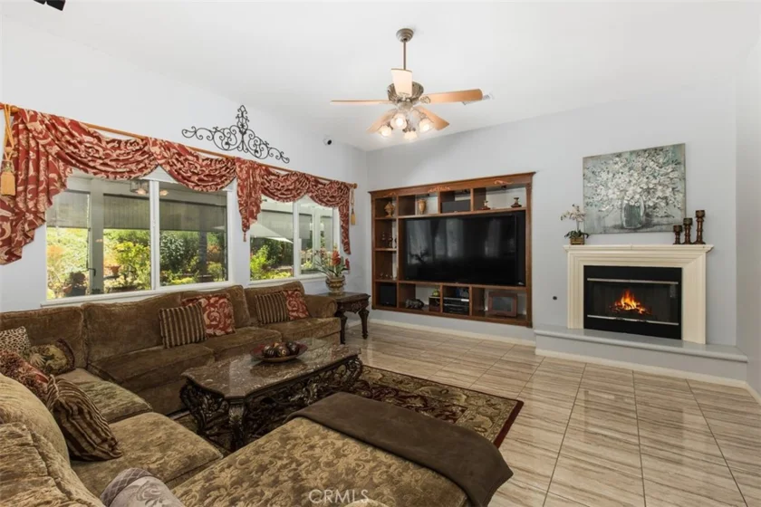 35982 Murano Street photo 7