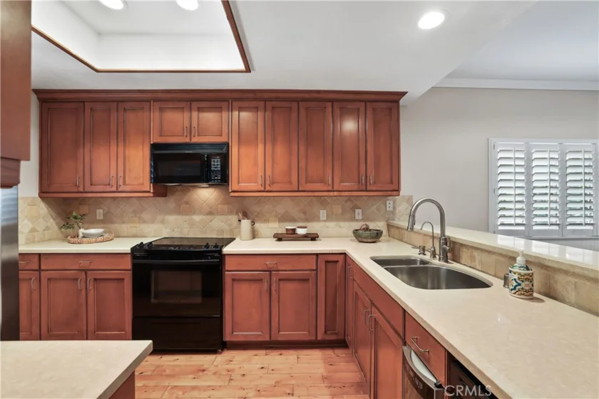 366 Villa Point photo 21