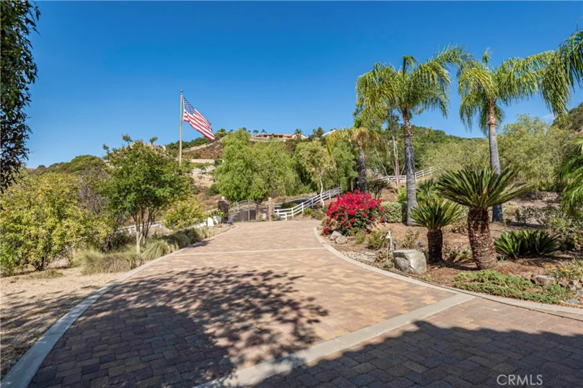 21100 Paseo Montana photo 63