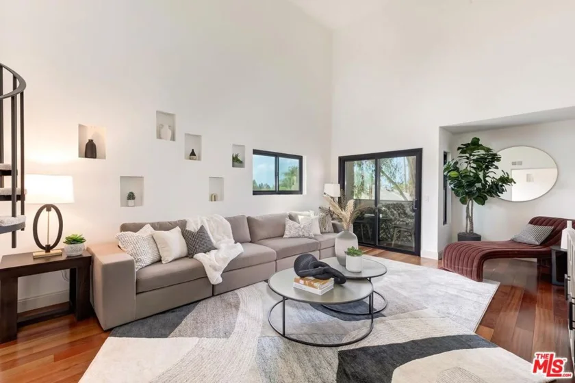 909 N Sierra Bonita Avenue #314 photo 8