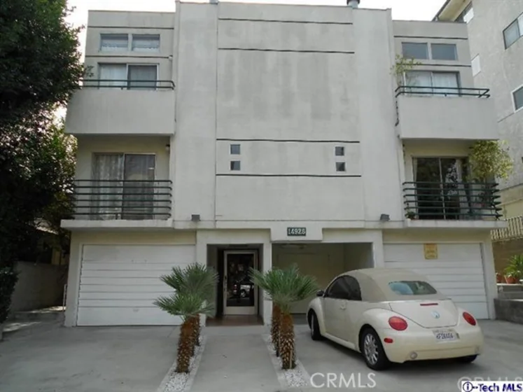 14926 Moorpark Street #104 photo 1
