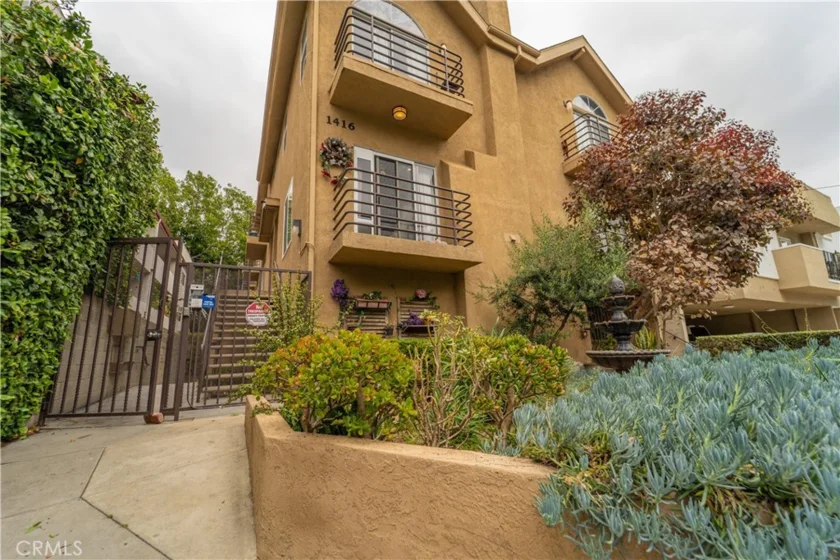 1416 N Vista photo 31