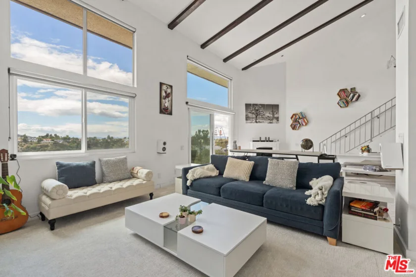 2385 Roscomare Road #F10 photo 29