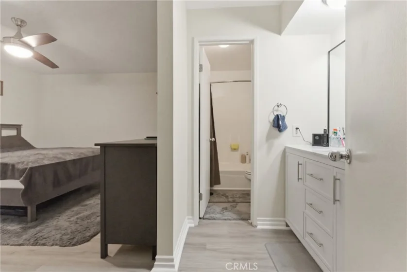 15425 Sherman Way #240 photo 29