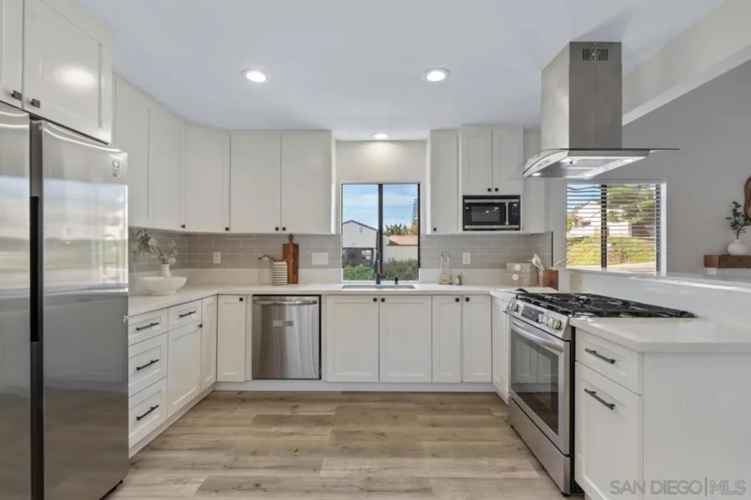 2053 Golden Circle Drive photo 4