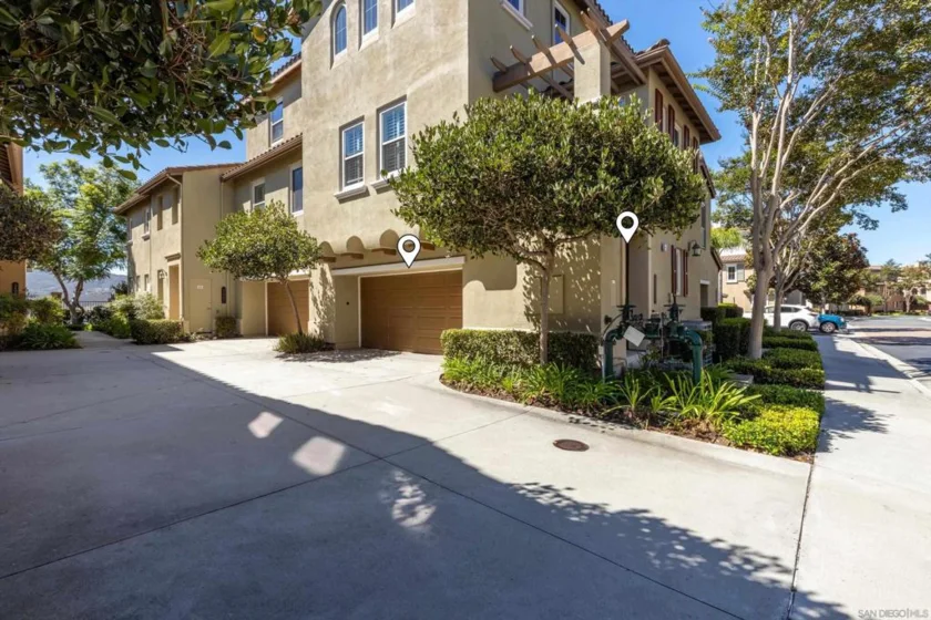 2099 Silverado Street photo 3