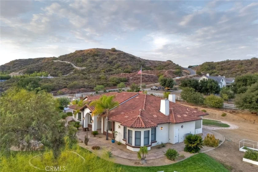 21977 Paseo Chico photo 4