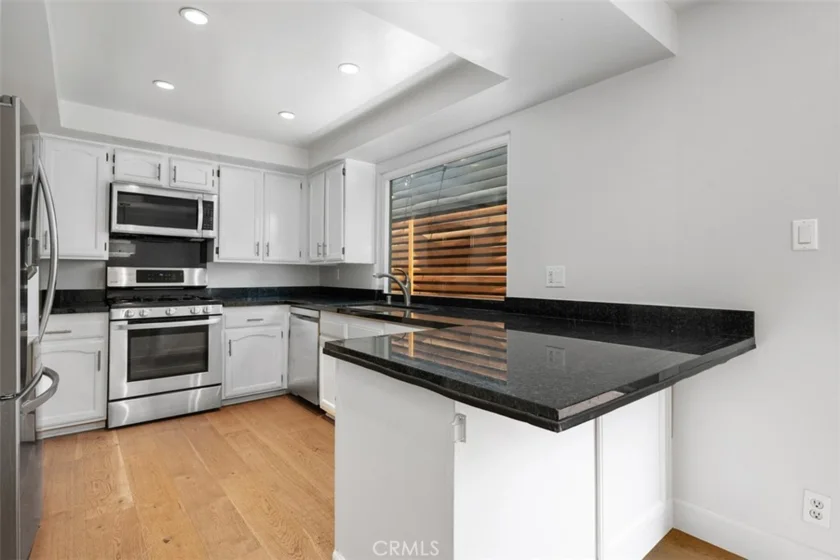 1171 Stanford photo 13