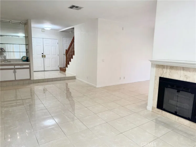 18319 Hart Street #3 photo 9
