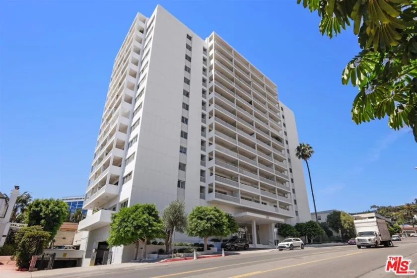 999 N Doheny Drive #806 photo 3