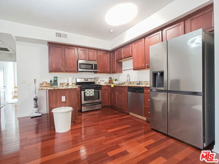 1025 Dewey Avenue #205 photo 12