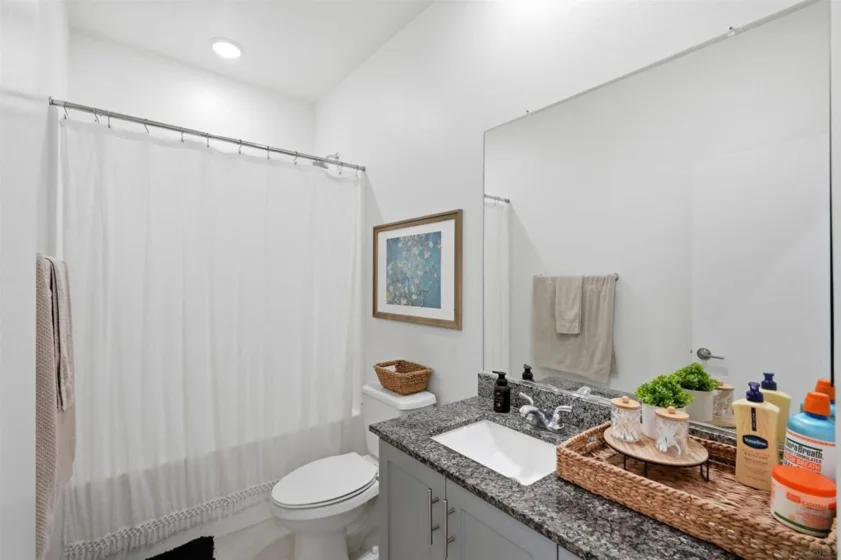 5491 Seacliff Place #108 photo 33
