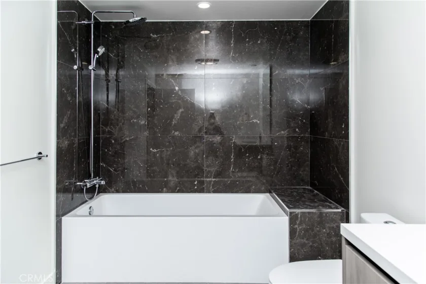 39 S Los Robles Avenue #3006 photo 23