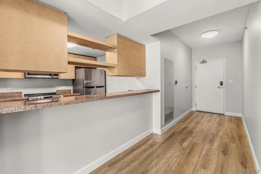 425 W Beech Street #805 photo 28