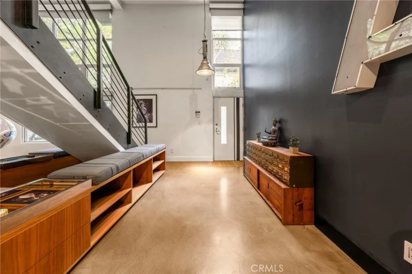 1037 N Laurel Avenue #11B photo 9