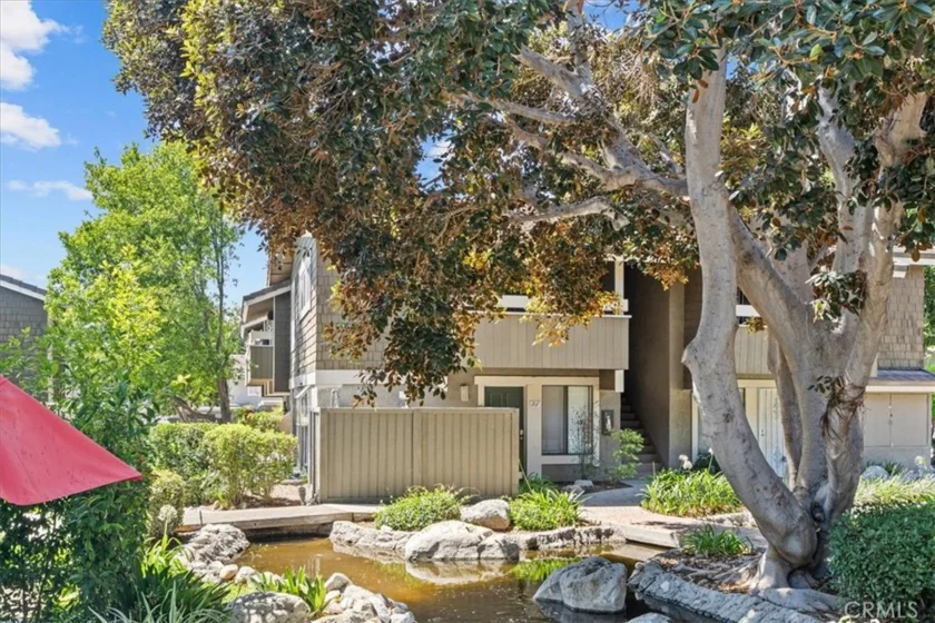 208 Springview photo 32