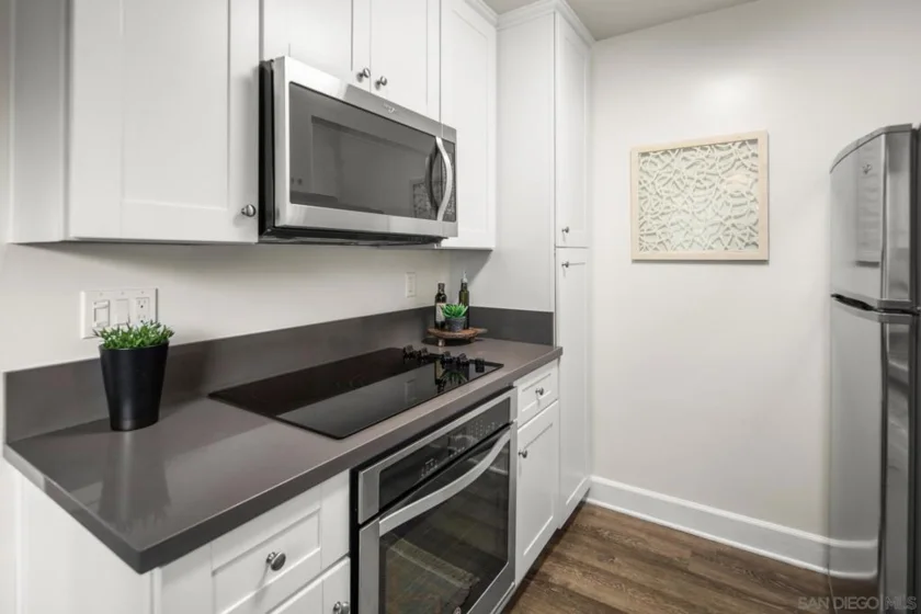 8581 Villa La Jolla Drive #N photo 18