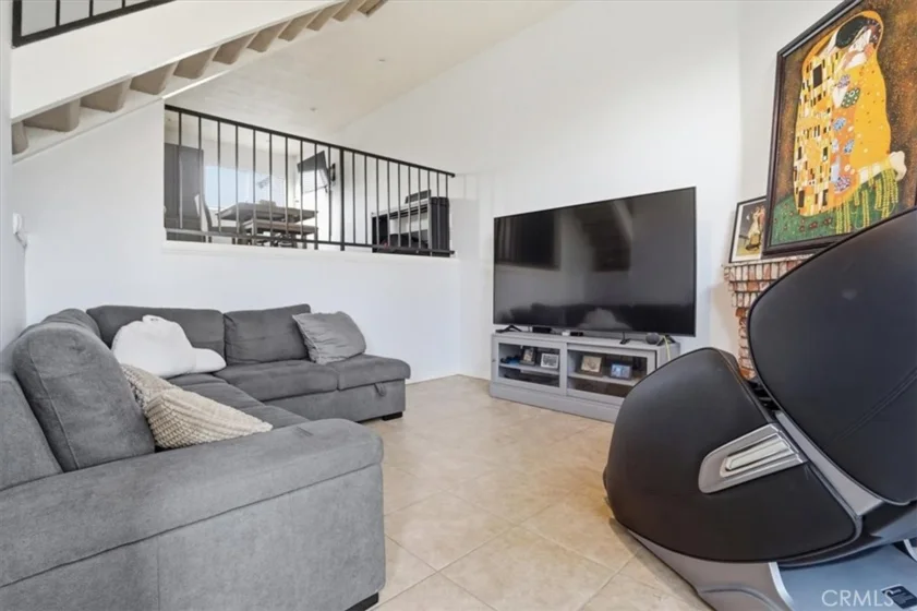 14325 Foothill #9 photo 3