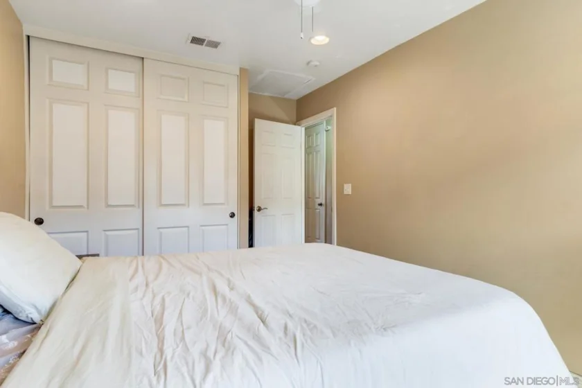 310 Sun Court photo 37
