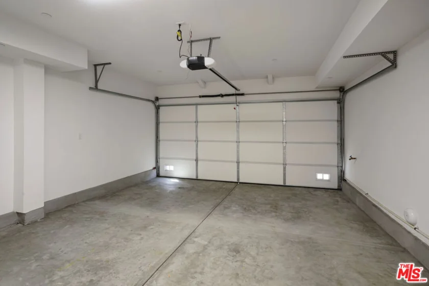 11212 W Victory Boulevard #7 photo 14