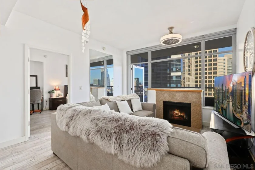 700 W E Street #1305 photo 1