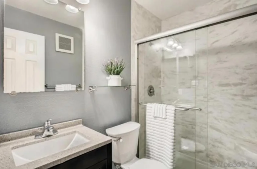 7535 Charmant #207 photo 19