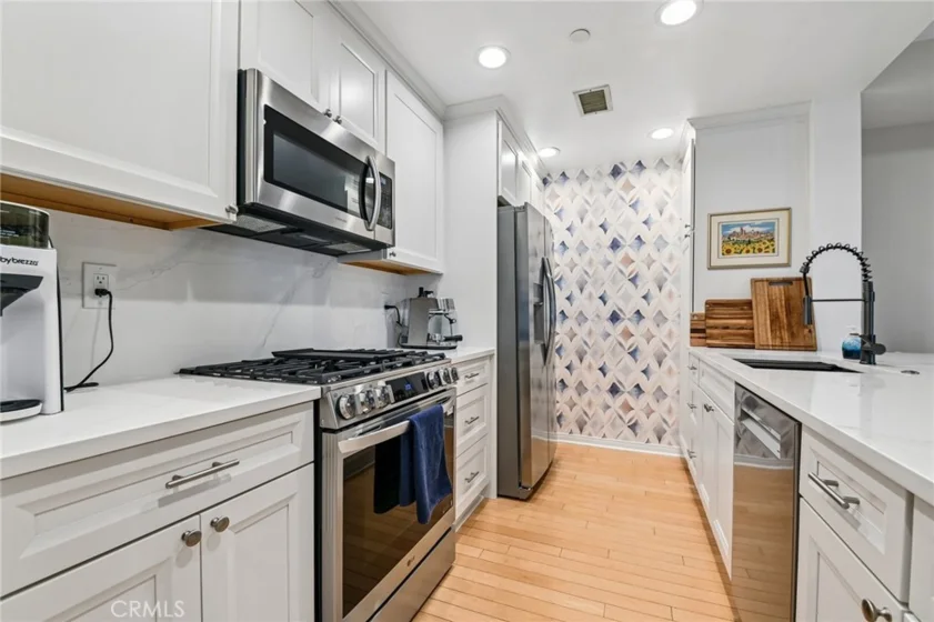 12000 Goshen Avenue #203 photo 4