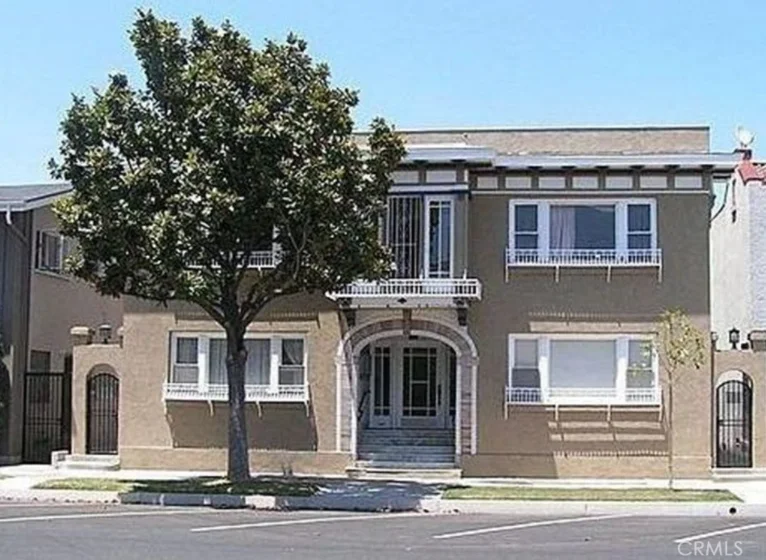 1109 E 1st #11 photo 1