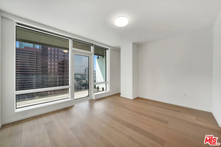 877 Francisco Street #623 photo 2