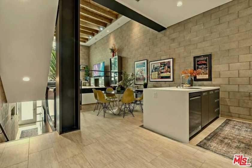 631 N Larchmont Boulevard #2 photo 14