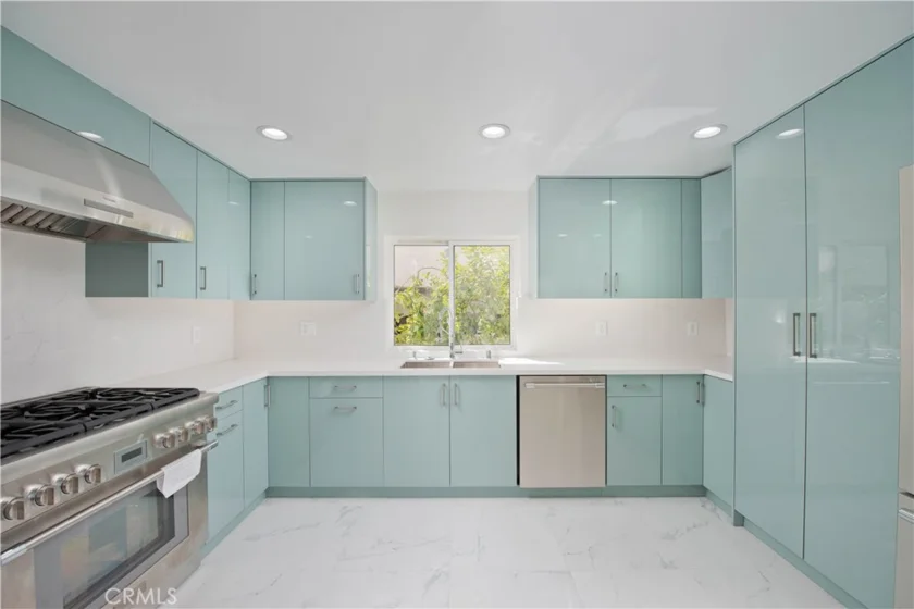5333 Zelzah Avenue #102 photo 3