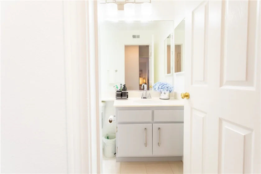 210 California Court photo 18