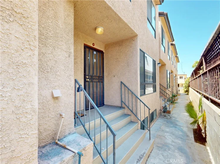 105 S Marguerita Avenue #C photo 3