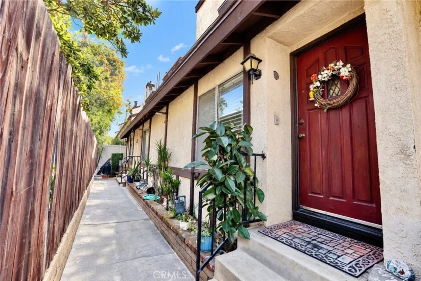 408 N Catalina photo 4