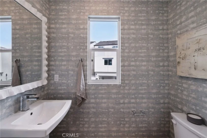 1692 Constellation Drive photo 6