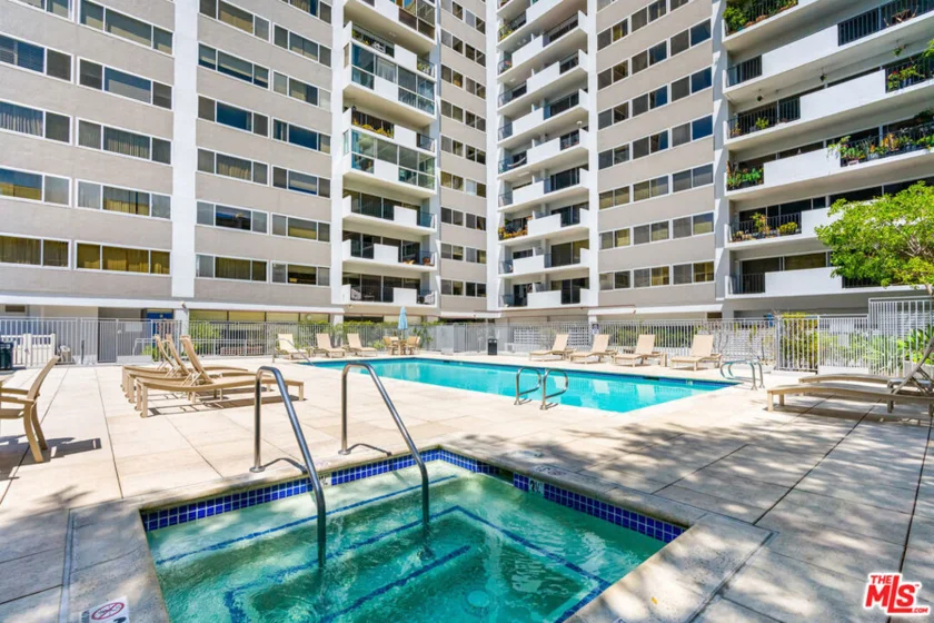 10450 Wilshire Boulevard #10J photo 38