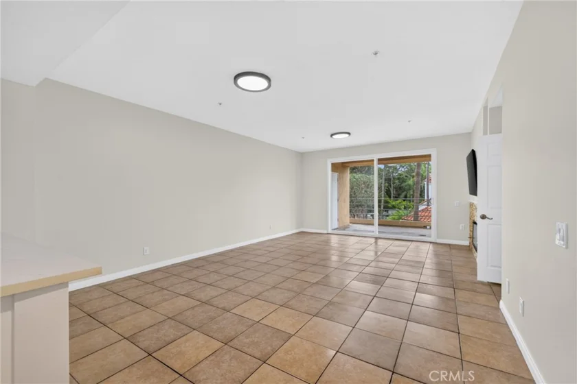 16291 Countess #118 photo 9