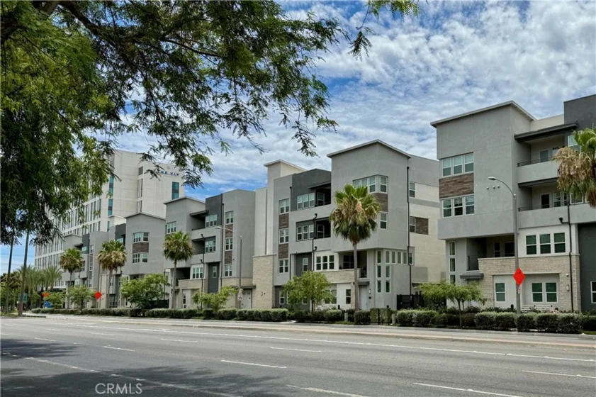 1130 S Urbana photo 46