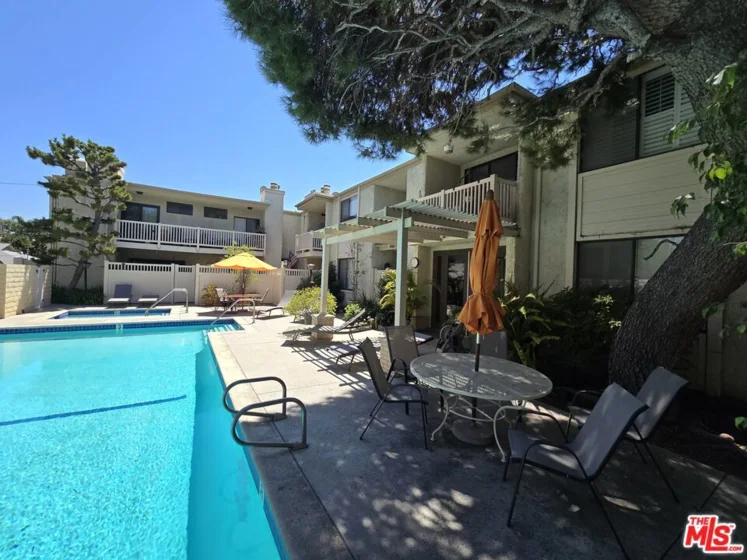 14315 Riverside Drive #105 photo 47