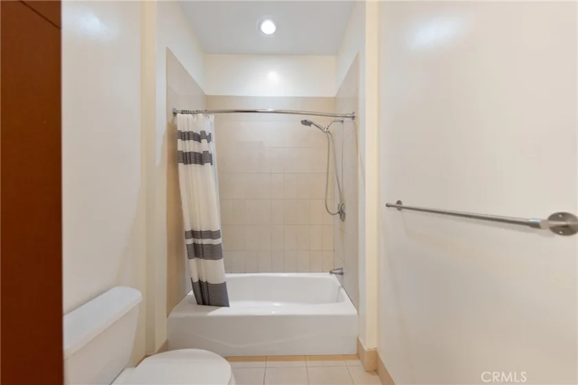 3810 Wilshire Boulevard #1811 photo 14