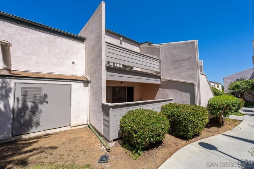 3266 Ashford Street #M photo 23