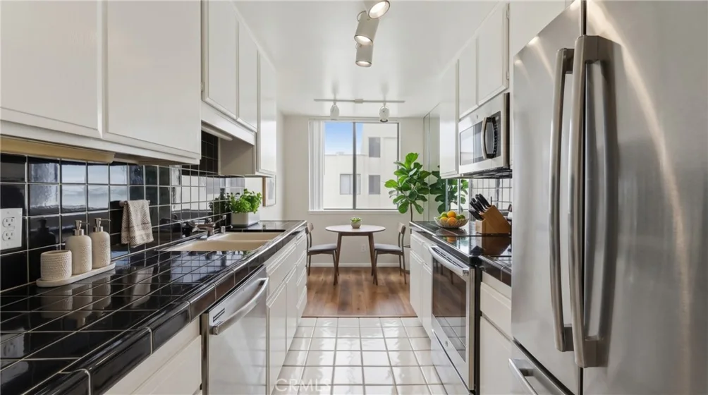 1140 E Ocean photo 10